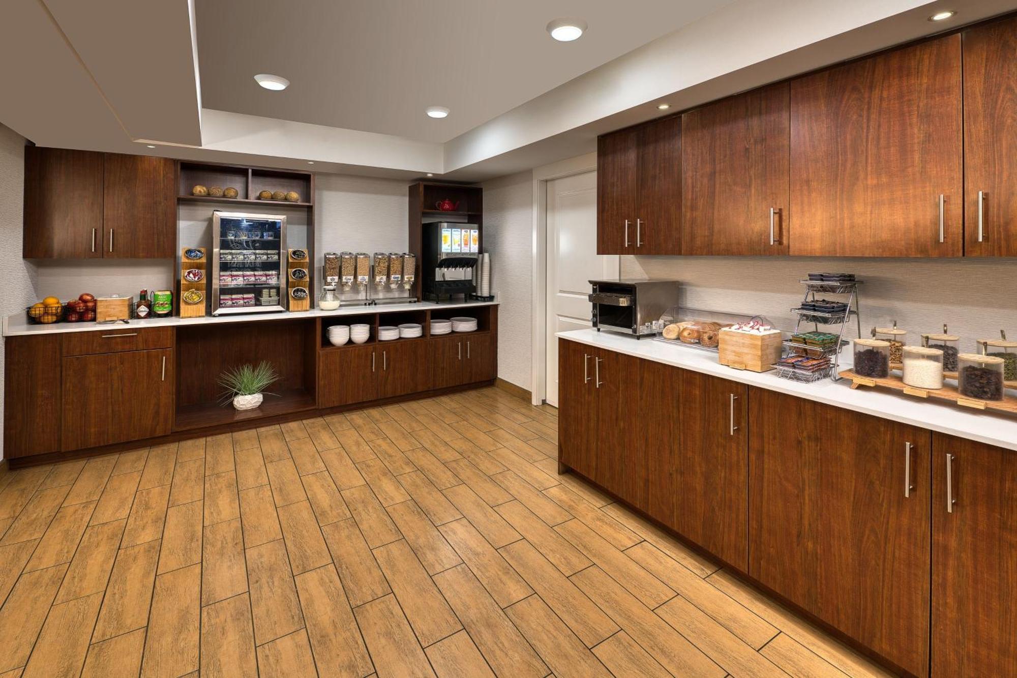 Towneplace Suites By Marriott Red Deer Εξωτερικό φωτογραφία