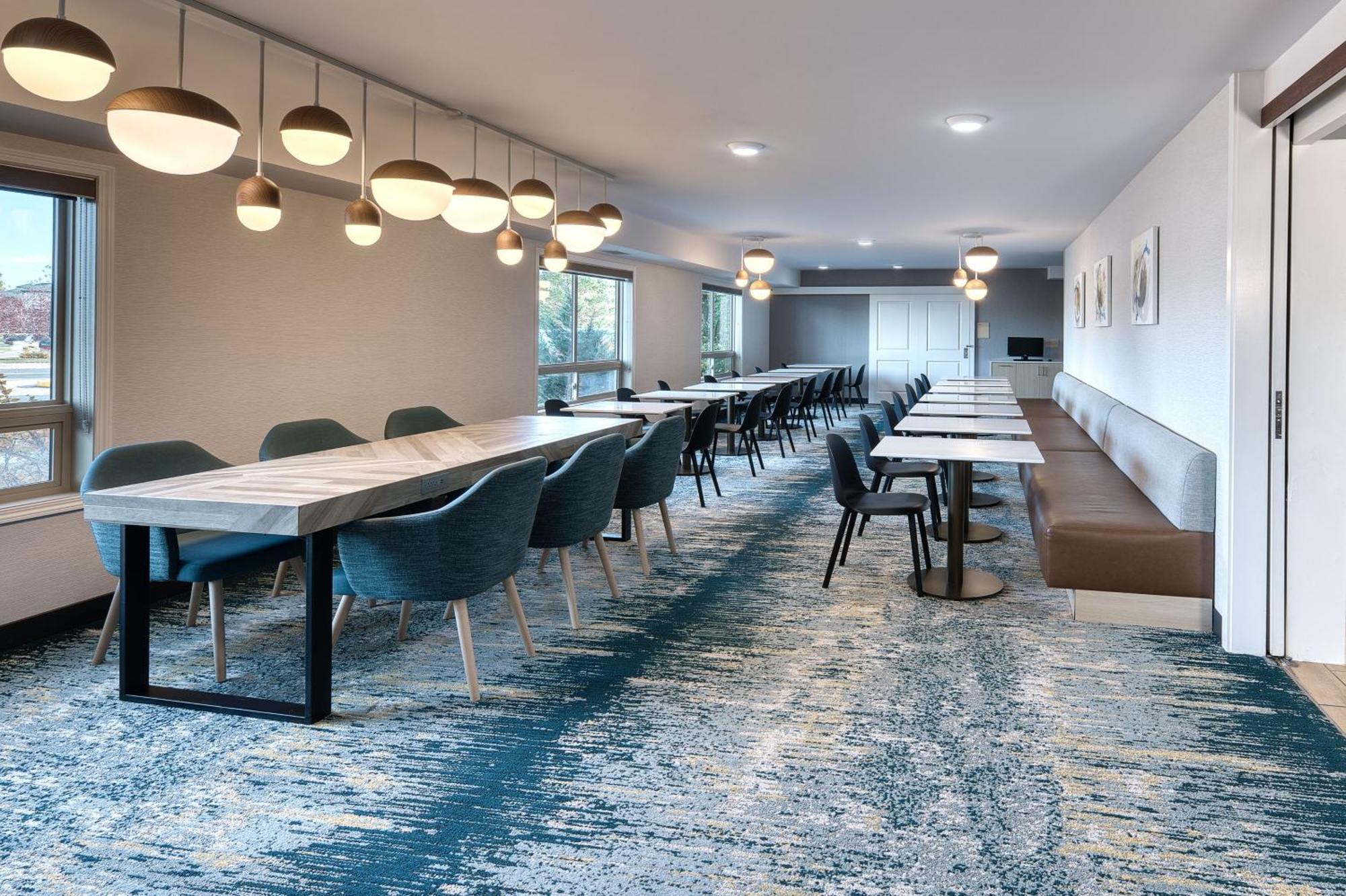 Towneplace Suites By Marriott Red Deer Εξωτερικό φωτογραφία