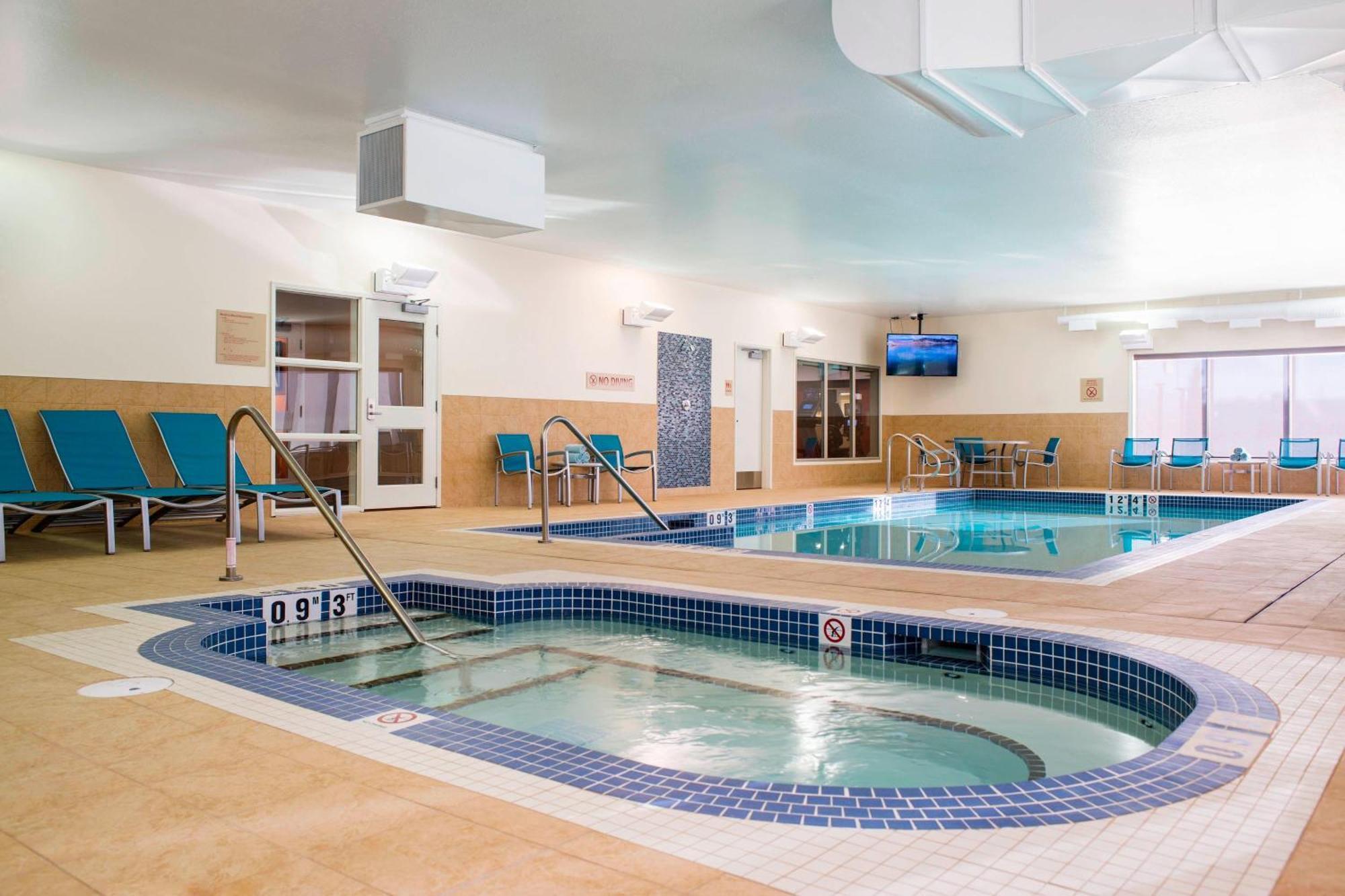 Towneplace Suites By Marriott Red Deer Εξωτερικό φωτογραφία