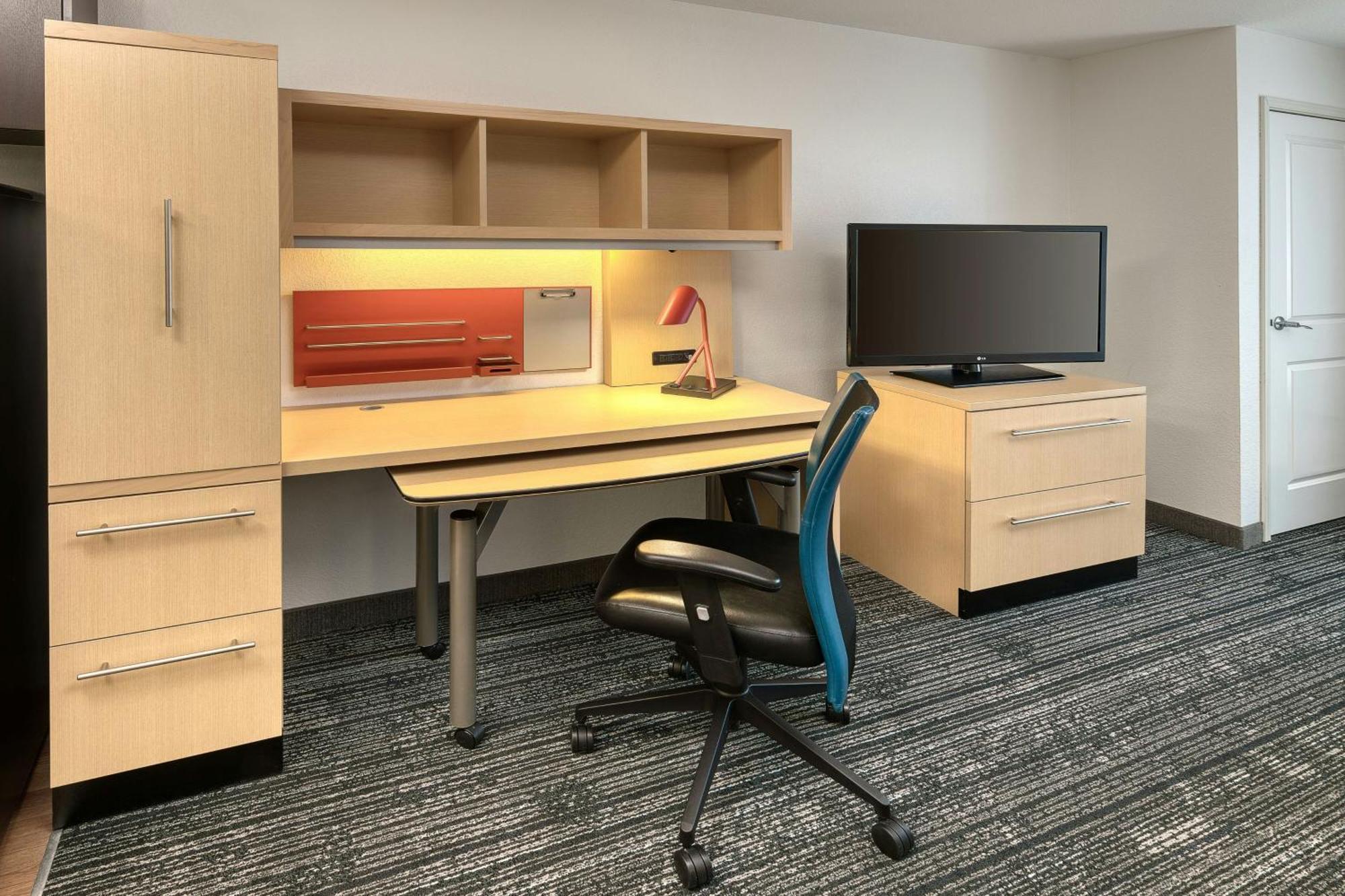Towneplace Suites By Marriott Red Deer Εξωτερικό φωτογραφία