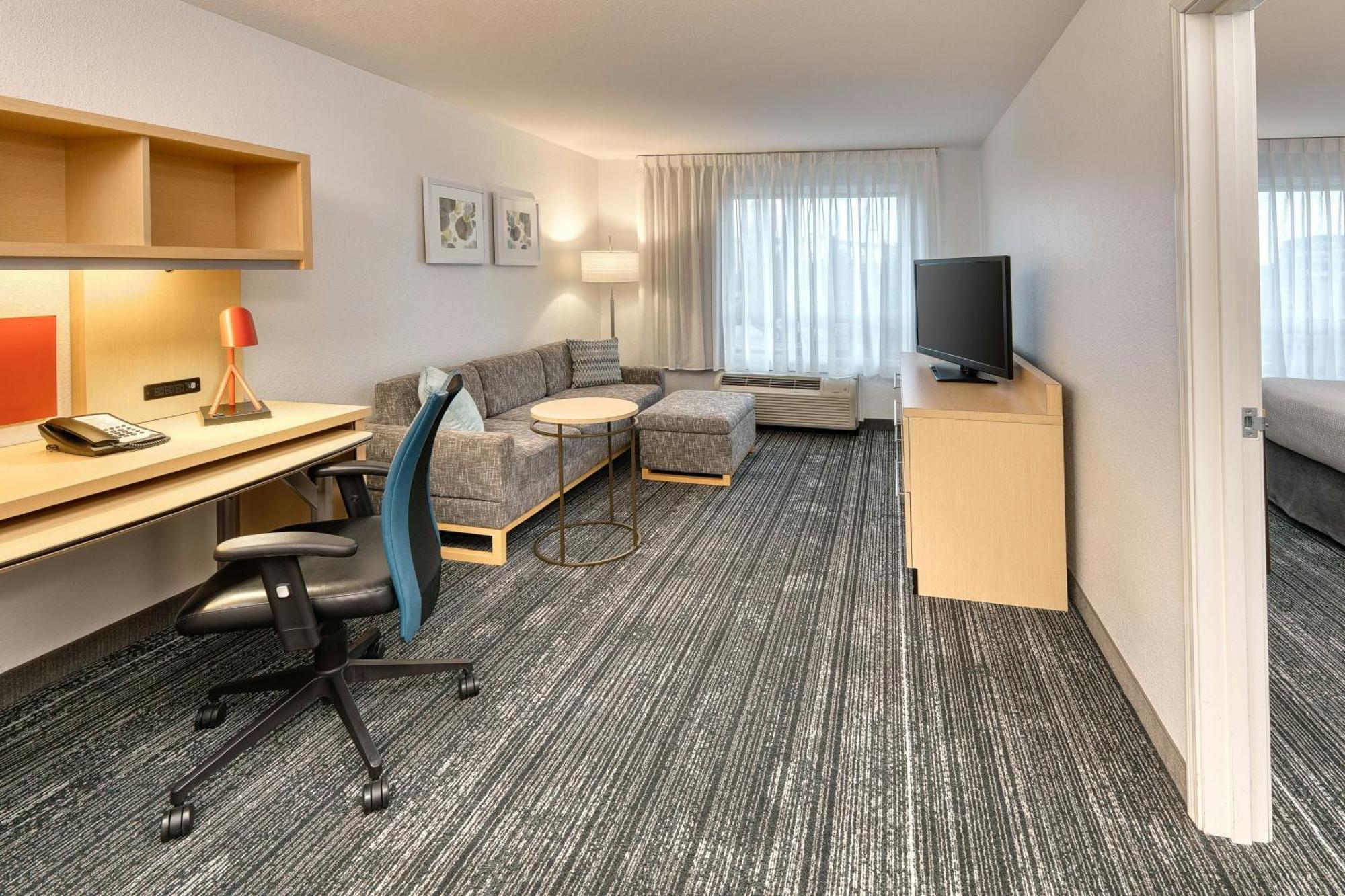 Towneplace Suites By Marriott Red Deer Εξωτερικό φωτογραφία