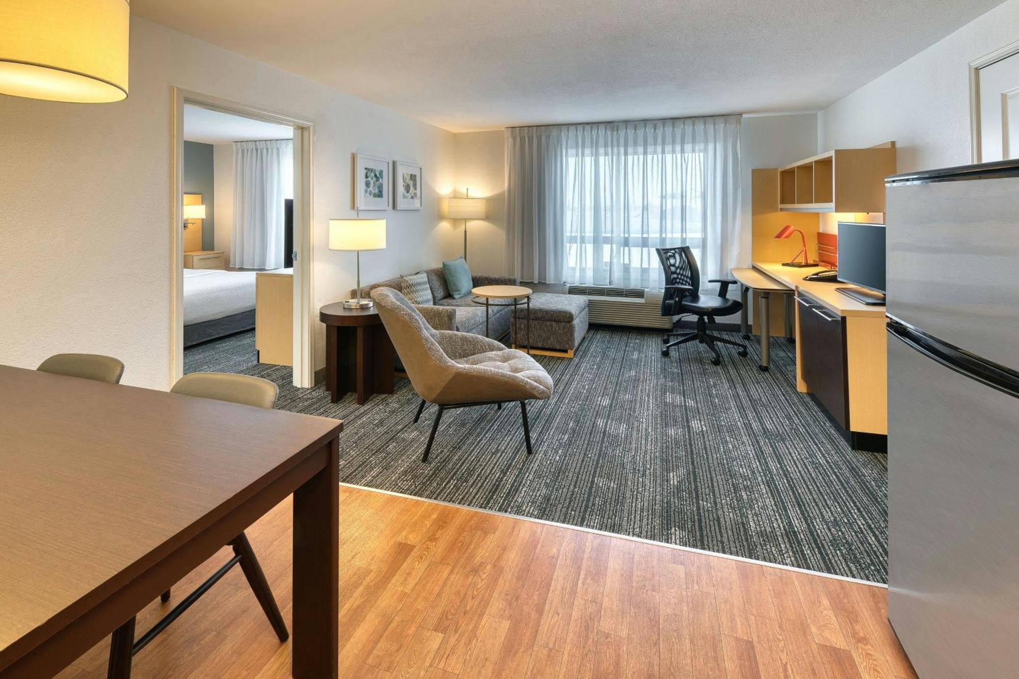 Towneplace Suites By Marriott Red Deer Εξωτερικό φωτογραφία