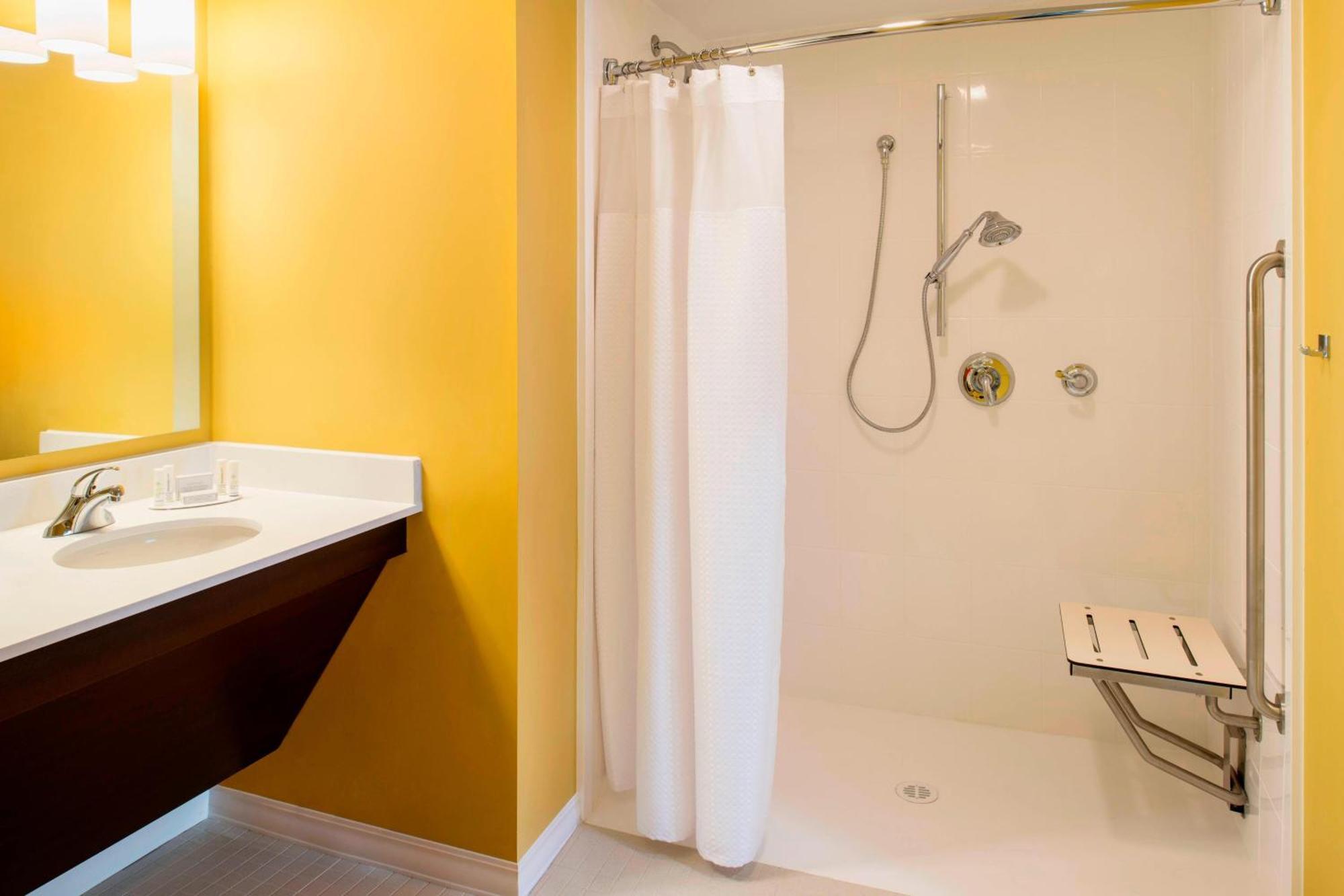 Towneplace Suites By Marriott Red Deer Εξωτερικό φωτογραφία