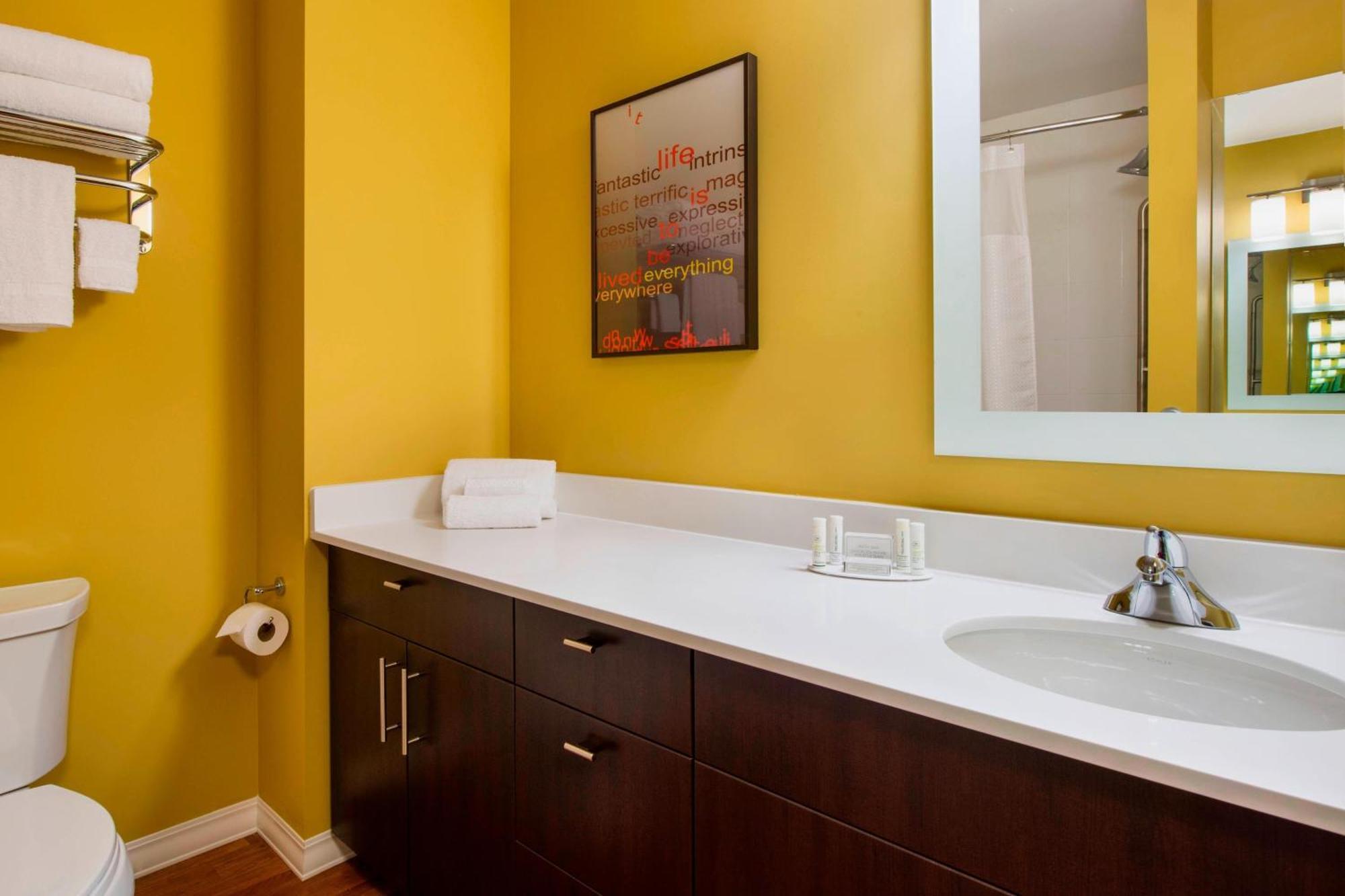 Towneplace Suites By Marriott Red Deer Εξωτερικό φωτογραφία