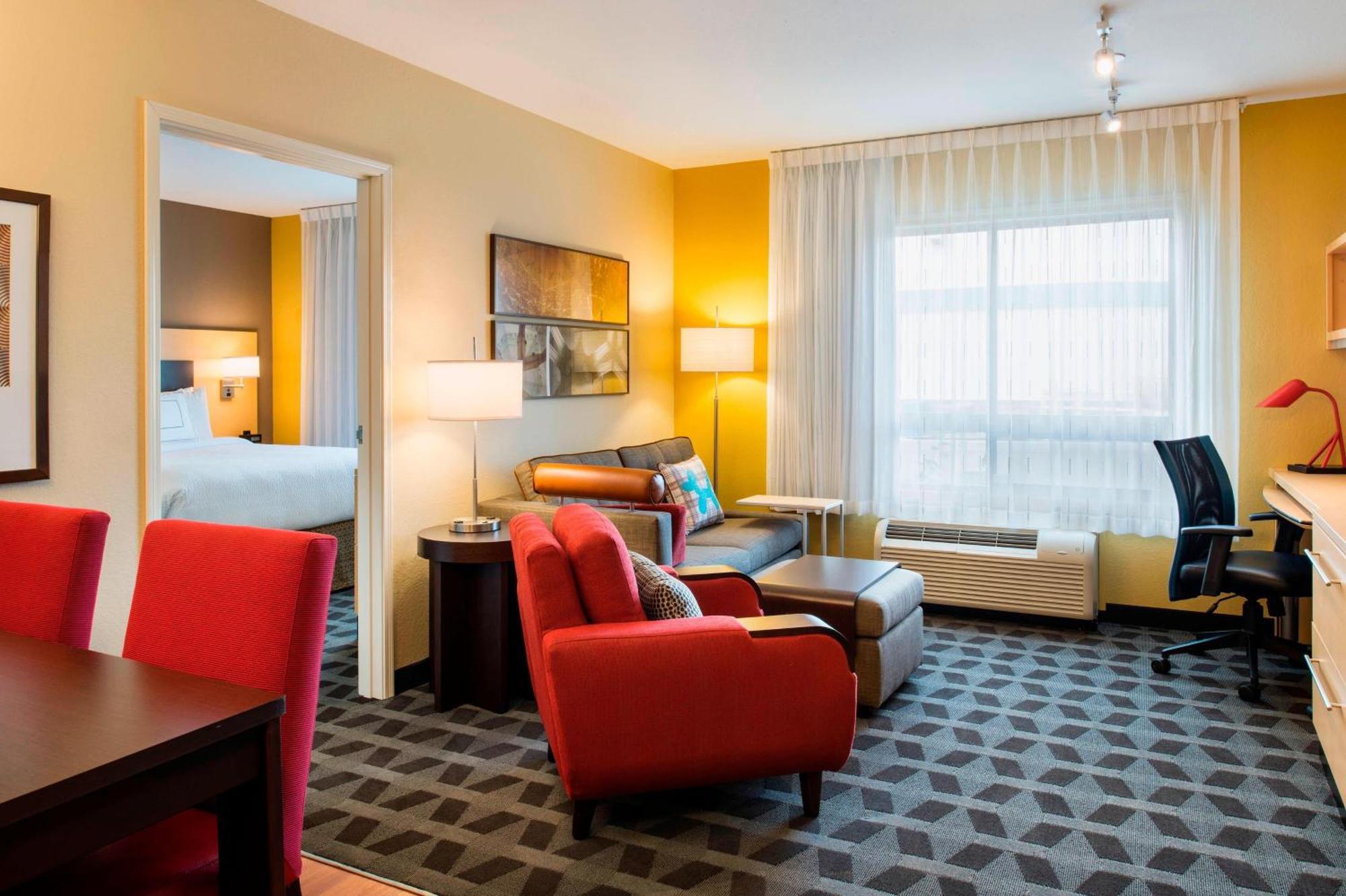 Towneplace Suites By Marriott Red Deer Εξωτερικό φωτογραφία