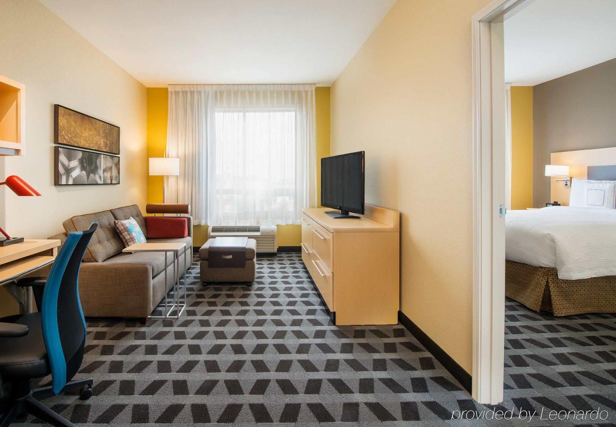 Towneplace Suites By Marriott Red Deer Εξωτερικό φωτογραφία