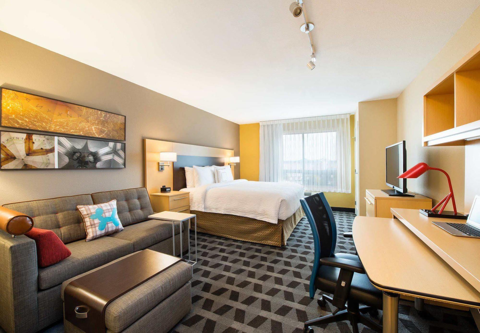 Towneplace Suites By Marriott Red Deer Εξωτερικό φωτογραφία