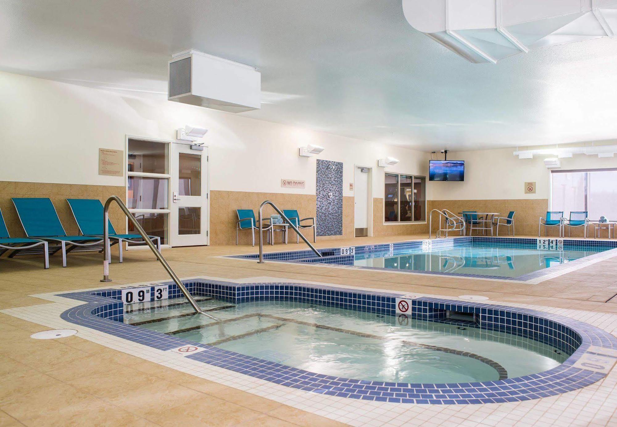 Towneplace Suites By Marriott Red Deer Εξωτερικό φωτογραφία